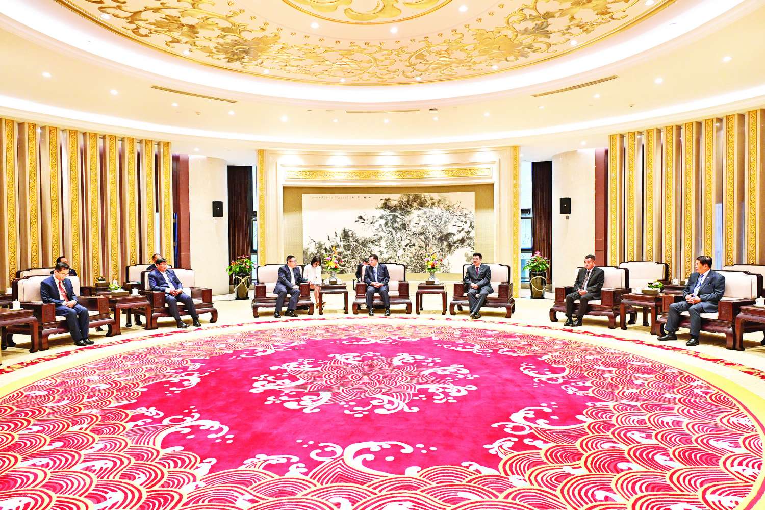 ပြည်ထောင်စုသမ္မတမြန်မာနိုင်ငံတော်ယာယီသမ္မတ တရုတ်ကွန်မြူနစ်ပါတီ ယူနန်ပြည်နယ်ပါတီကော်မတီ အမြဲတမ်းကော်မတီအဖွဲ့ဝင်၊ ယူနန်ပြည်နယ်ပါတီ ကော်မတီ၏ နိုင်ငံရေးနှင့် ဥပဒေရေးရာကော်မရှင်အတွင်းရေးမှူး Mr. Hu Dapeng နှင့် တွေ့ဆုံဆွေးနွေး (၂၉-၉-၂၀၂၅)